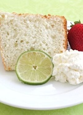 Angel food cake with lime and cream