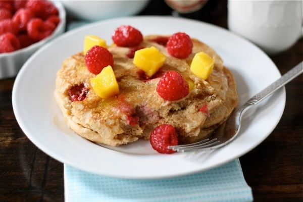 raspberry-mango-pancakes1