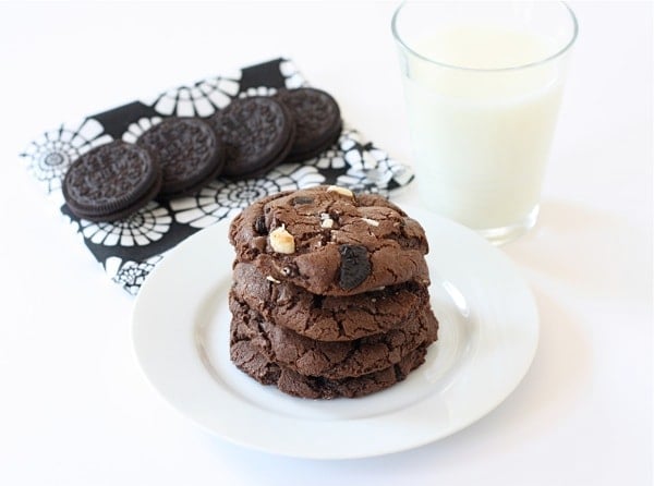 triple-chocolate-Oreo-chunk-cookies5