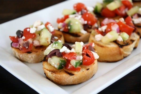 greek-salad-bruschetta