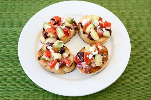greek-salad-bruschetta1