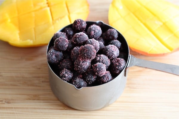 blueberry-mango-smoothie