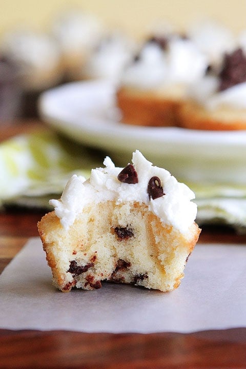 kevinandamanda-Mini-Maple-Chocolate-Chip-Pancake-Cupcakes-02