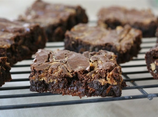 peanut-butter-snickers-brownies1