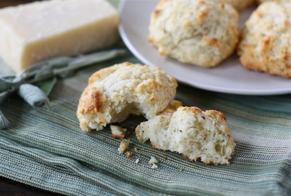 cheddar-and-sage-biscuits2