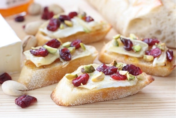 cranberry-brie-crostini