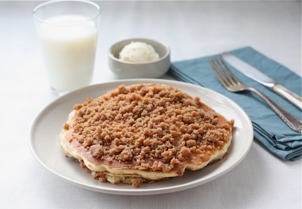 cinnamon-streusel-pancakes