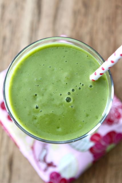 Pineapple Mango Green Smoothie Recipe on twopeasandtheirpod.com Love this easy and healthy green smoothie! Pineapple Mango Green Smoothie Recipe on twopeasandtheirpod.com
