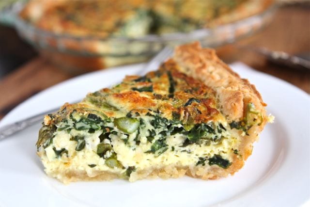 Asparagus, Spinach, and Feta Quiche on www.twopeasandtheirpod.com