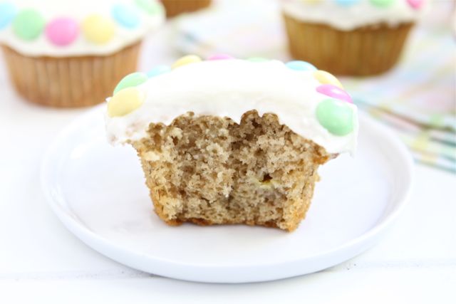 Banana Cupcakes with Cream Cheese Frosting Recipe on twopeasandtheirpod.com Banana Cupcakes with Cream Cheese Frosting Recipe