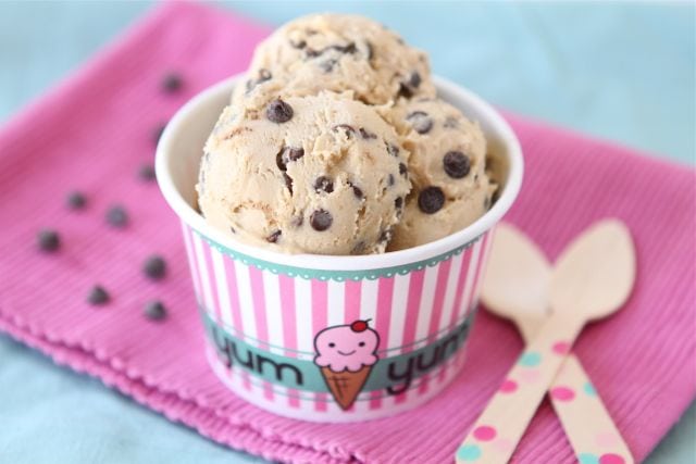 Chocolate Chip Cookie Dough Frozen Yogurt-Two Peas and Their Pod #recipe