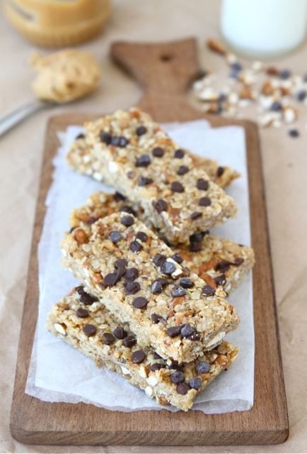 No-Bake Peanut Butter Pretzel Chocolate Chip Granola Bars Easy homemade no-bake granola bars
