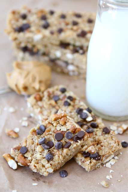 No-Bake Peanut Butter Pretzel Chocolate Chip Granola Bars No-Bake Peanut Butter Pretzel Chocolate Chip Granola Bars are a great kid friendly snack