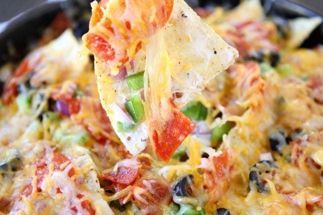 Pizza Nachos-a great game day snack from www.twopeasandtheirpod.com #recipe