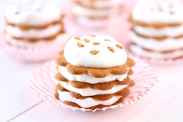 Ginger Icebox Cupcakes from www.twopeasandtheirpod.com #cupcakes #recipe #Christmas