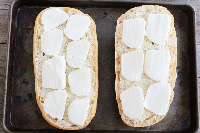 Caprese Garlic Bread (www.twopeasandtheirpod.com) Caprese-Garlic-Bread-4