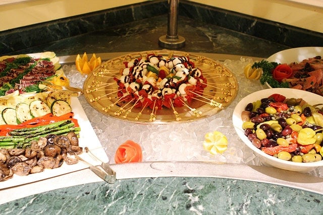 Brunch at the Grand America in SLC on www.twopeasandtheirpod.com Grand-America-Hotel-2