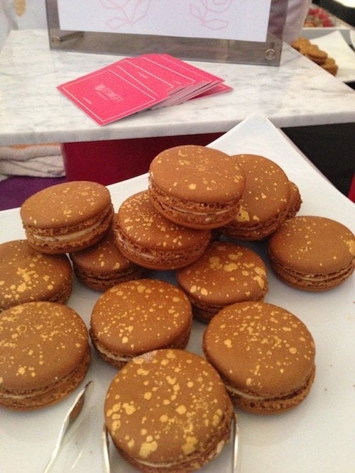 Tout Sweet Macarons on www.twopeasandtheirpod.com macarons-pbfw