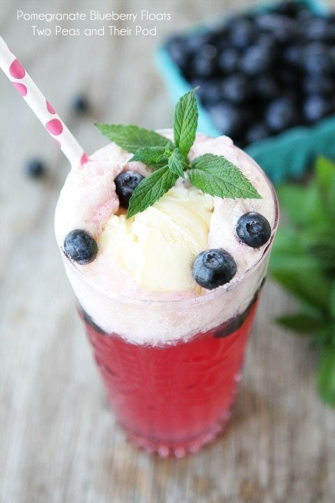Easy Pomegranate Blueberry Floats Recipe on twopeasandtheirpod.com Easy Pomegranate Blueberry Floats Recipe on twopeasandtheirpod.com