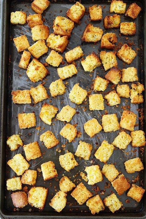 Jalapeño Cornbread Panzanella Salad on twopeasandtheirpod.com Jalapeño Cornbread Panzanella Salad on twopeasandtheirpod.com