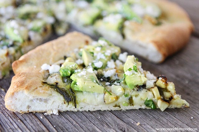 Charred Corn & Avocado Pizza Recipe on twopeasandtheirpod.com #recipe #pizza Charred Corn & Avocado Pizza Recipe on twopeasandtheirpod.com #recipe #pizza