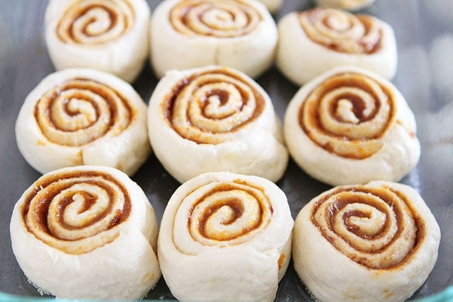 Recipe for Easy Mini Pumpkin Cinnamon Rolls on twopeasandtheirpod.com Recipe for Easy Mini Pumpkin Cinnamon Rolls on twopeasandtheirpod.com