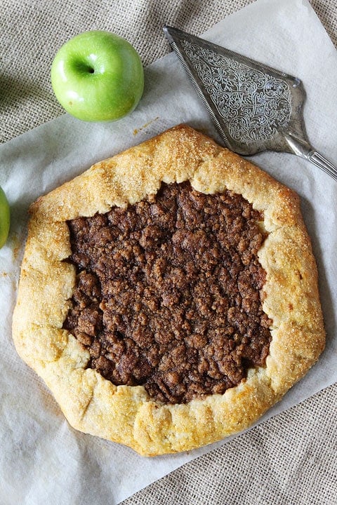 Apple Cinnamon Streusel Galette Recipe on twopeasandtheirpod.com Love this easy dessert! So much easier than making pie crust! Apple Cinnamon Streusel Galette Recipe on twopeasandtheirpod.com Love this easy dessert! So much easier than making pie crust!