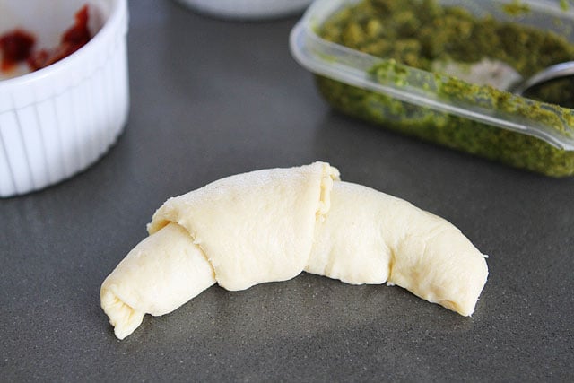 Pesto,-Roasted-Red-Pepper,-and-Cheese-Crescent-Rolls-5