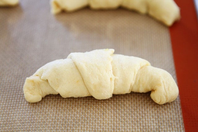 Pesto,-Roasted-Red-Pepper,-and-Cheese-Crescent-Rolls-6