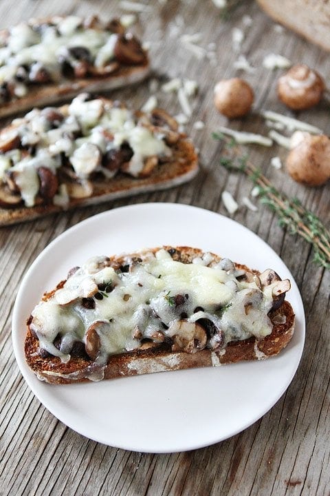 Roasted Mushroom and Gruyere Toasts Roasted Mushroom and Gruyere Toasts on twopeasandtheirpod.com An easy lunch or dinner recipe!