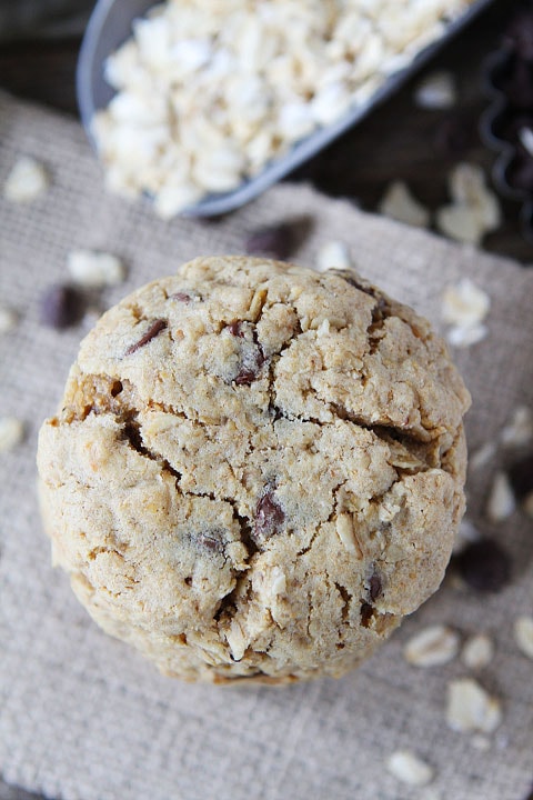 Whole Wheat Toasted Oatmeal Chocolate Chip Cookies Whole Wheat Toasted Oatmeal Chocolate Chip Cookies Recipe on twopeasandtheirpod.com. Love this healthier cookie recipe!