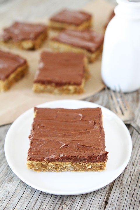 Peanut Butter Oatmeal Bars with Chocolate Frosting Recipe from twopeasandtheirpod.com Everyone loves these bars! They are easy to make and perfect for parties and potlucks! Peanut Butter Oatmeal Bars with Chocolate Frosting Recipe
