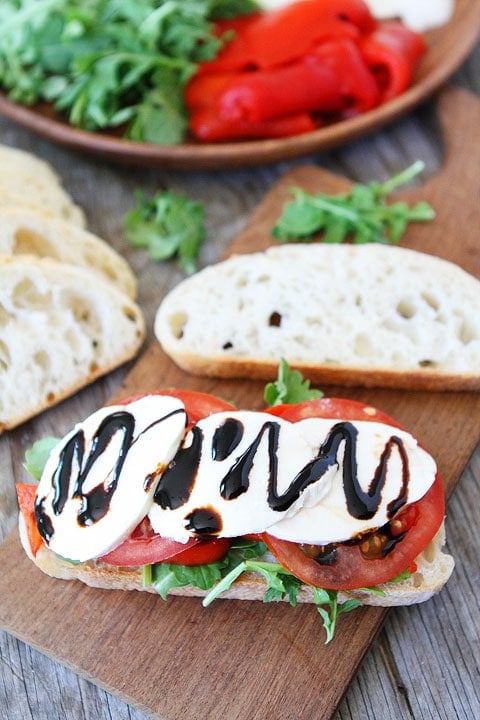 Roasted Red Pepper, Arugula, and Mozzarella Sandwich Recipe Easy Roasted Red Pepper, Arugula, and Mozzarella Sandwich