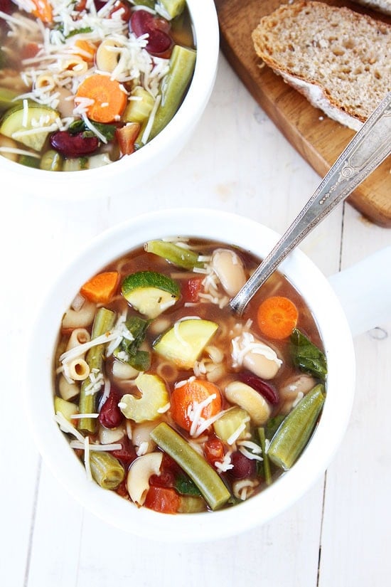 Slow Cooker Minestrone Soup Recipe We love this easy and healthy soup! It makes a great lunch or dinner! #soup #vegetarian #healthyrecipes #slowcooker #crockpot Vegetarian Slow Cooker Minestrone Soup