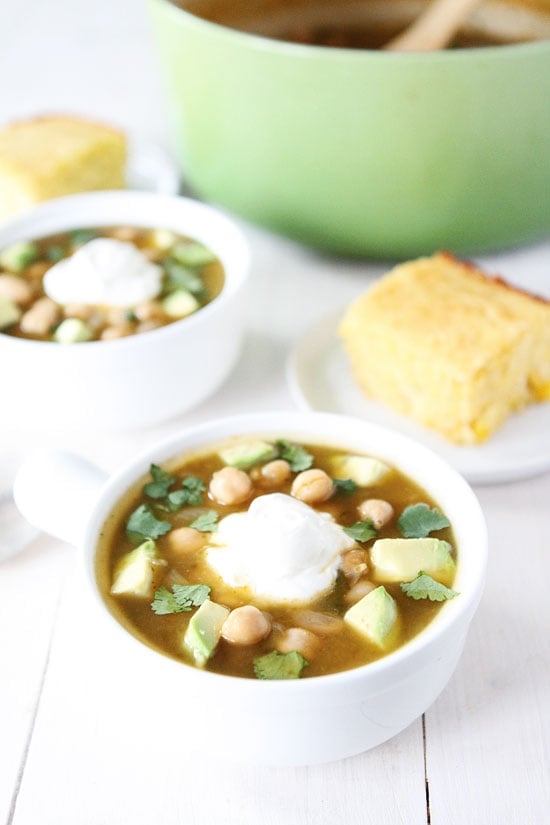 White Chickpea Chili Recipe on twopeasandtheirpod.com This simple vegan chili recipe is great for lunch or dinner! It freezes well too! White Chickpea Chili Recipe