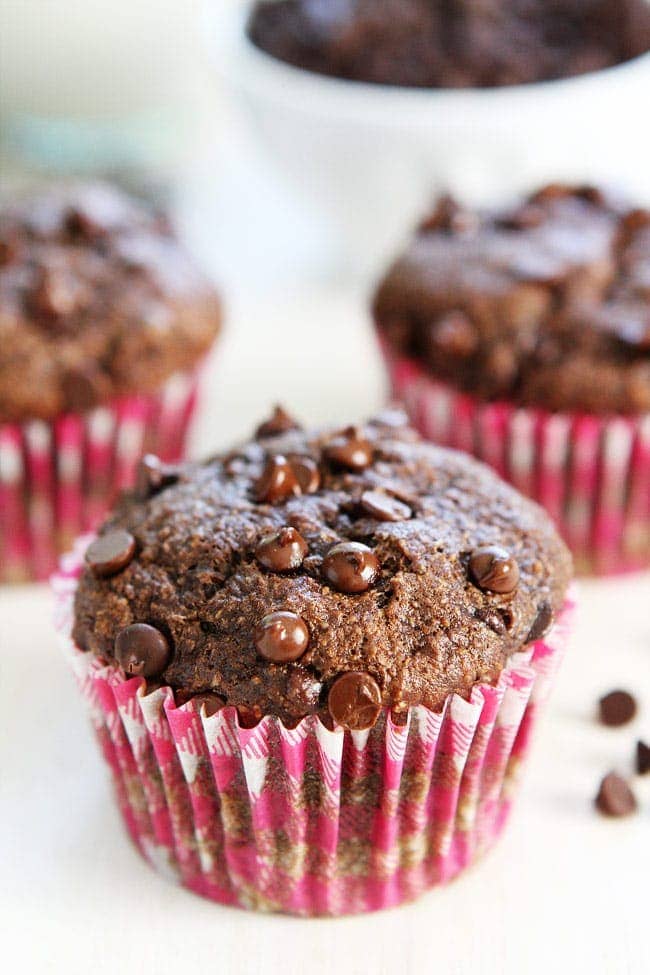 Chocolate Banana Muffins Recipe-These rich and fudgy muffins are healthy enough for breakfast, but good enough for dessert! #muffins #chocolate #banana #vegan #healthyrecipe #baking #easyrecipe #kidfriendly Chocolate Banana Muffins Recipe