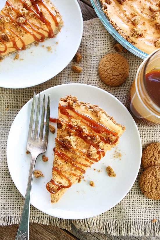 5-Ingredient Pumpkin Ice Cream Pie Recipe on twopeasandtheirpod.com You only need 5 ingredients to make this delicious pumpkin ice cream pie! It is the perfect dessert for Thanksgiving! 5-Ingredient Pumpkin Ice Cream Pie Recipe