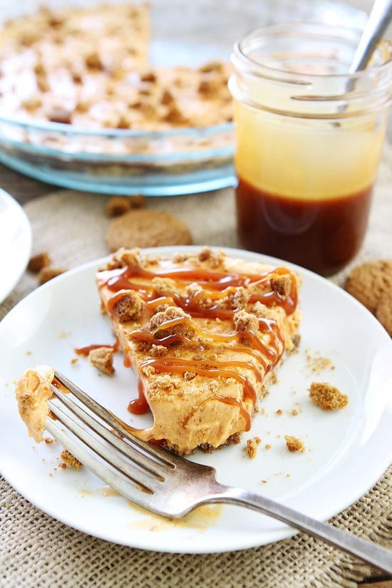 5-Ingredient Pumpkin Ice Cream Pie Recipe on twopeasandtheirpod.com You only need 5 ingredients to make this delicious pumpkin ice cream pie! It can be made in advance, which makes it the perfect dessert for Thanksgiving! 5-Ingredient Pumpkin Ice Cream Pie Recipe