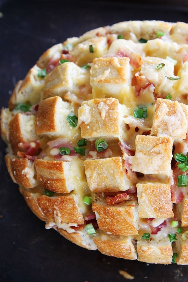 Cheesy Bacon Pull-Apart Bread Recipe 