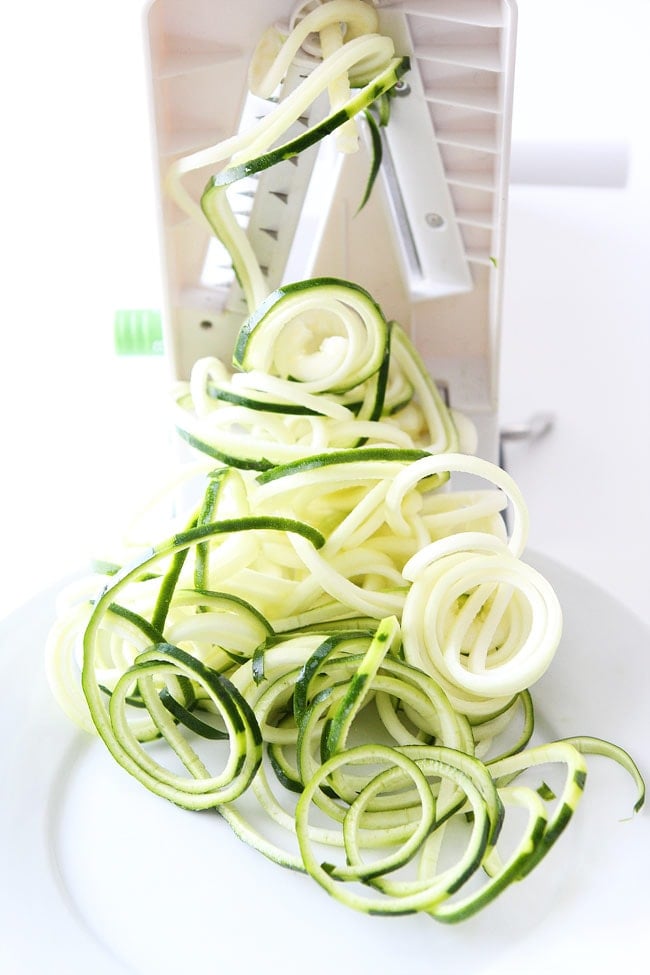5-Ingredient Spinach Parmesan Zucchini Noodles Recipe on twopeasandtheirpod.com These easy and healthy zucchini noodles are SO good! How to make Zucchini Noodles