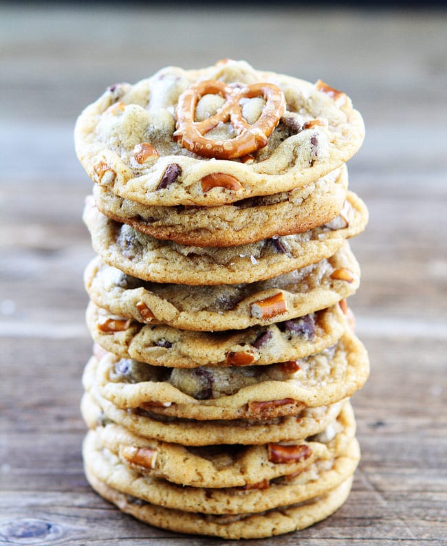 Salted Caramel Pretzel Chocolate Chip Cookie Recipe on twopeasandtheirpod.com My favorite chocolate chip cookies! The sweet and salty combo is amazing! Salted Caramel Pretzel Chocolate Chip Cookie Recipe