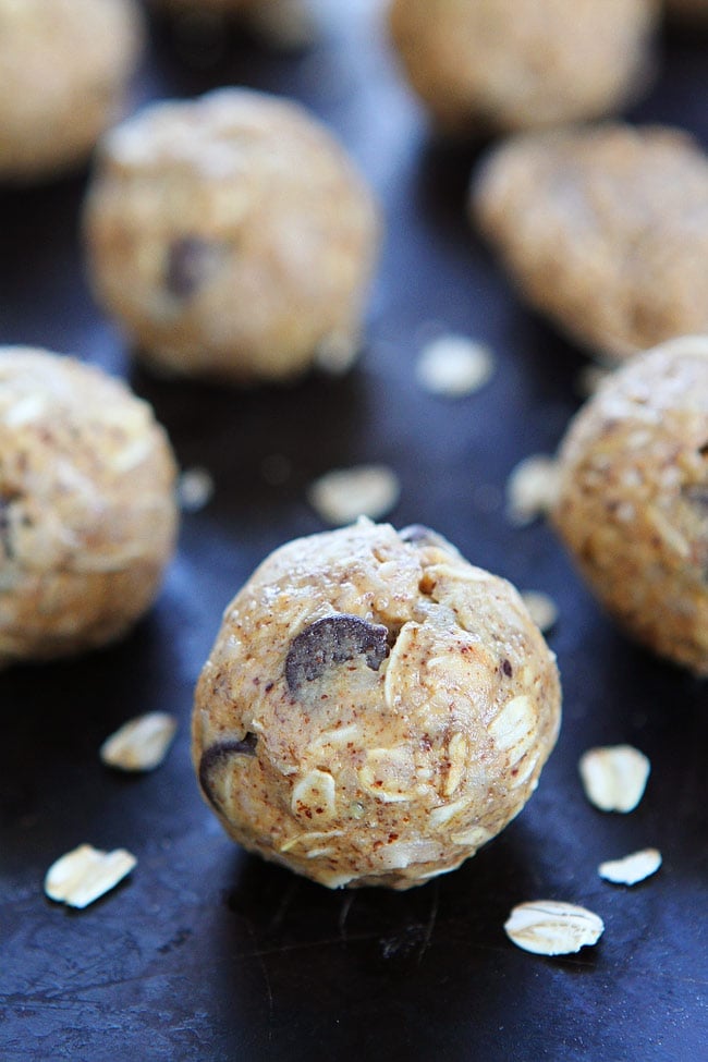 Almond Butter Oat Balls Recipe on twopeasandtheirpod.com These easy, healthy, no-bake almond butter energy bites can be made in 10 minutes! They are great for breakfast, snack time, or dessert! Almond Butter Oat Balls Recipe