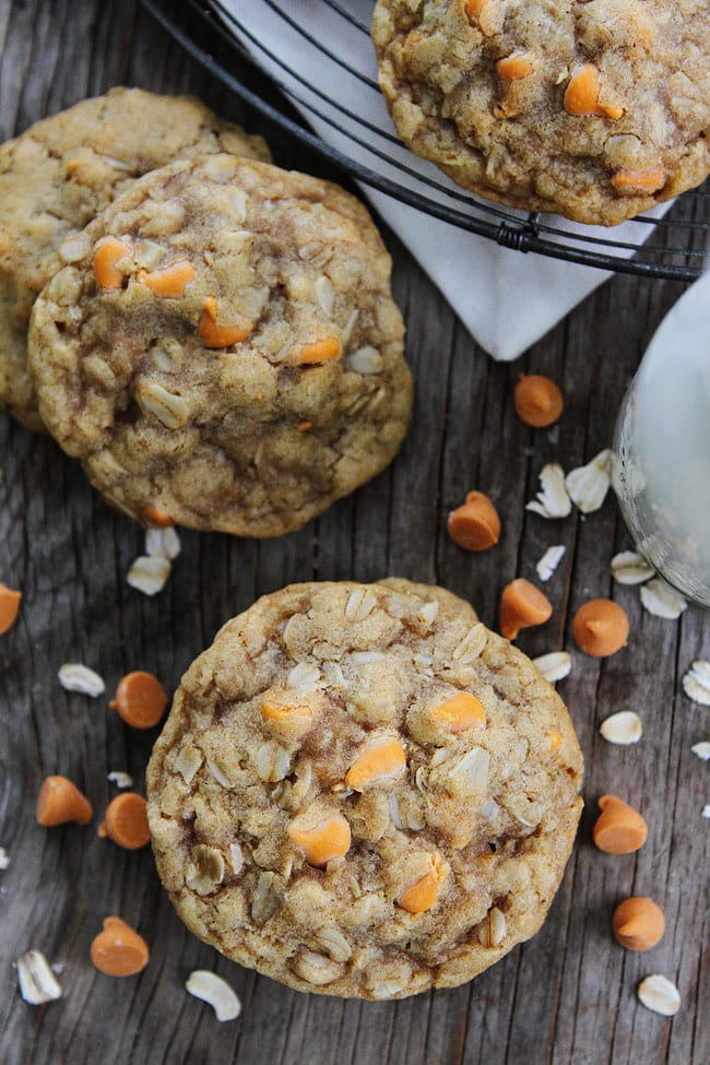 Brown Butter Butterscotch Oatmeal Cookies Recipe on twopeasandtheirpod.com Soft and chewy oatmeal cookies made with brown butter and butterscotch chips! These are the BEST oatmeal cookies! Brown Butter Butterscotch Oatmeal Cookies Recipe