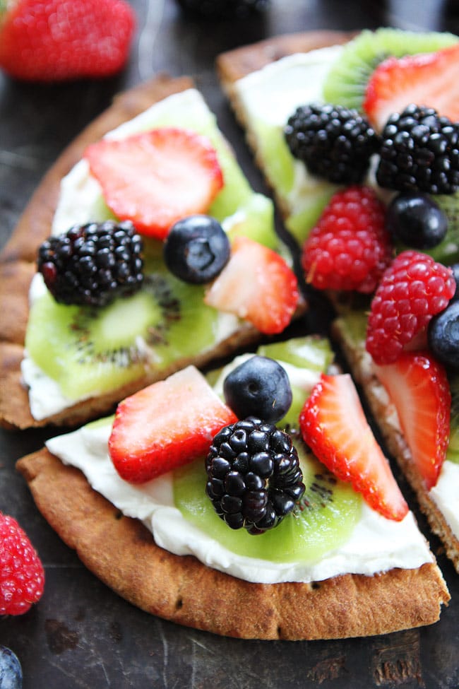 Breakfast Fruit Pizza Recipe on twopeasandtheirpod.com A fun and healthy way to start the day! Breakfast Fruit Pizza Recipe