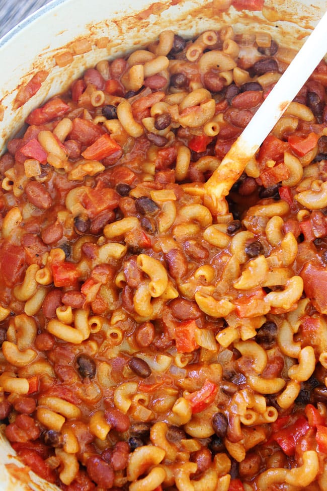 One Pot Vegetarian Chili Mac and Cheese Recipe on twopeasandtheirpod.com Two of your favorite comfort foods come together in ONE pot to create a delicious dinner. This easy recipe makes a great weeknight meal. One Pot Vegetarian Chili Mac and Cheese Recipe