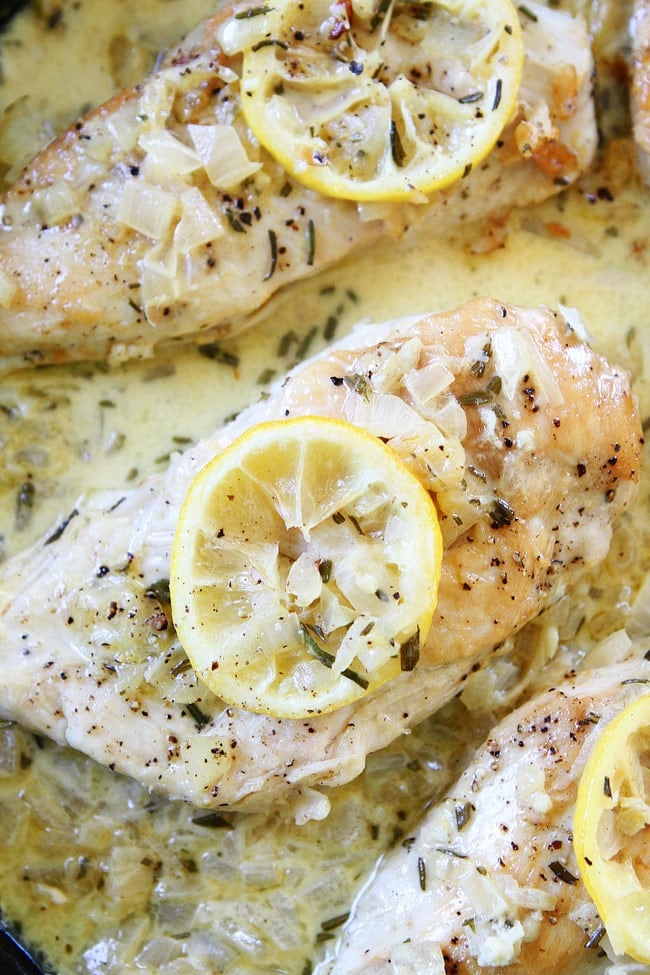 Skillet Creamy Lemon Rosemary Chicken Recipe on twopeasandtheirpod.com This is the BEST quick and easy chicken dish. It is made in ONE skillet and everyone loves it! Skillet Creamy Lemon Rosemary Chicken Recipe