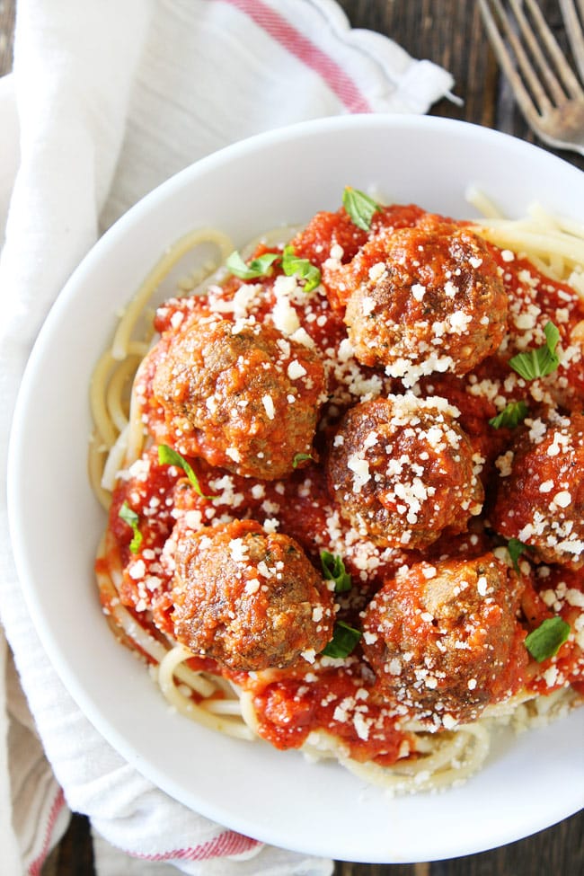 The BEST Spaghetti and Meatballs recipe! You have to try this one for dinner! Spaghetti and Meatballs