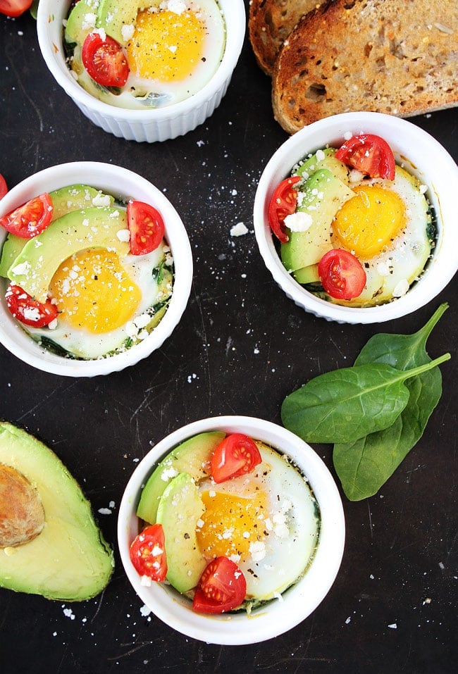 Baked Eggs are easy to make and a great healthy breakfast! #eggs #vegetarian #breakfast #healthyrecipe Baked Eggs Recipe