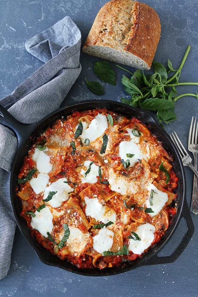 Easy Skillet Vegetable Lasagna Recipe on twopeasandtheirpod.com This easy lasagna is made in ONE skillet and makes a great weeknight meal! Easy Skillet Vegetable Lasagna Recipe