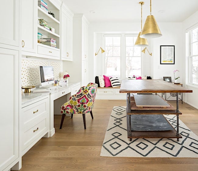 Office Tour on twopeasandtheirpod.com This home office is perfect! Office Tour